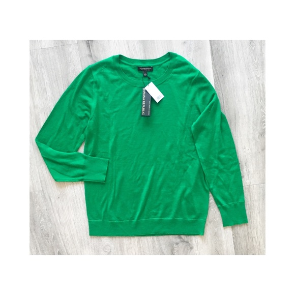 Banana Republic • Merino Wool Sweater - Picture 2 of 5